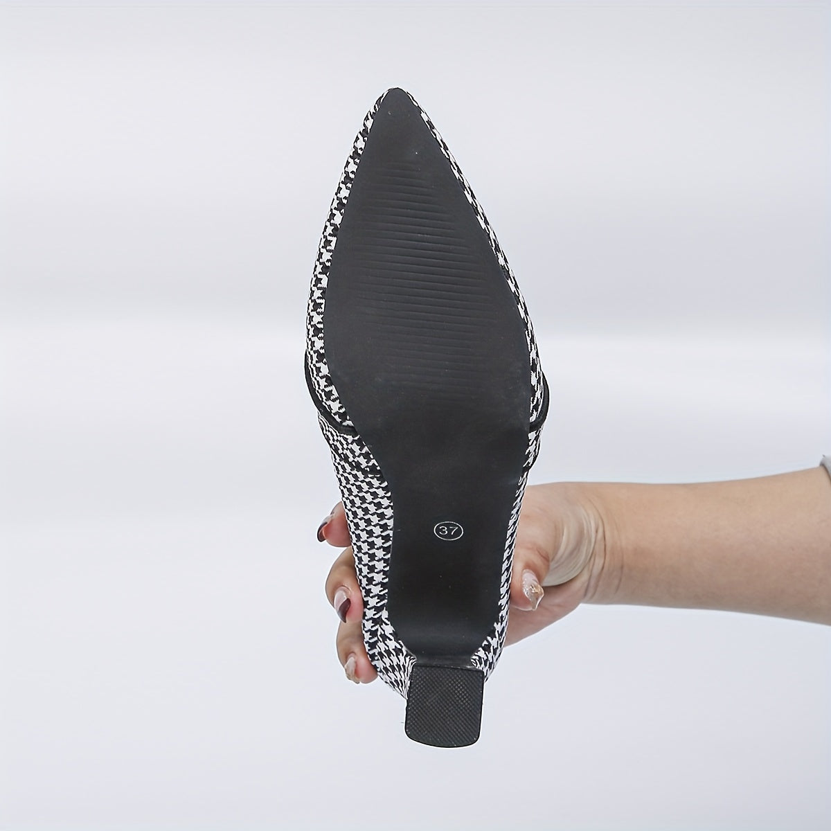 DELACROIX | ÉLÉGANCE STRUCTURÉE ET CONFORT ABSOLU